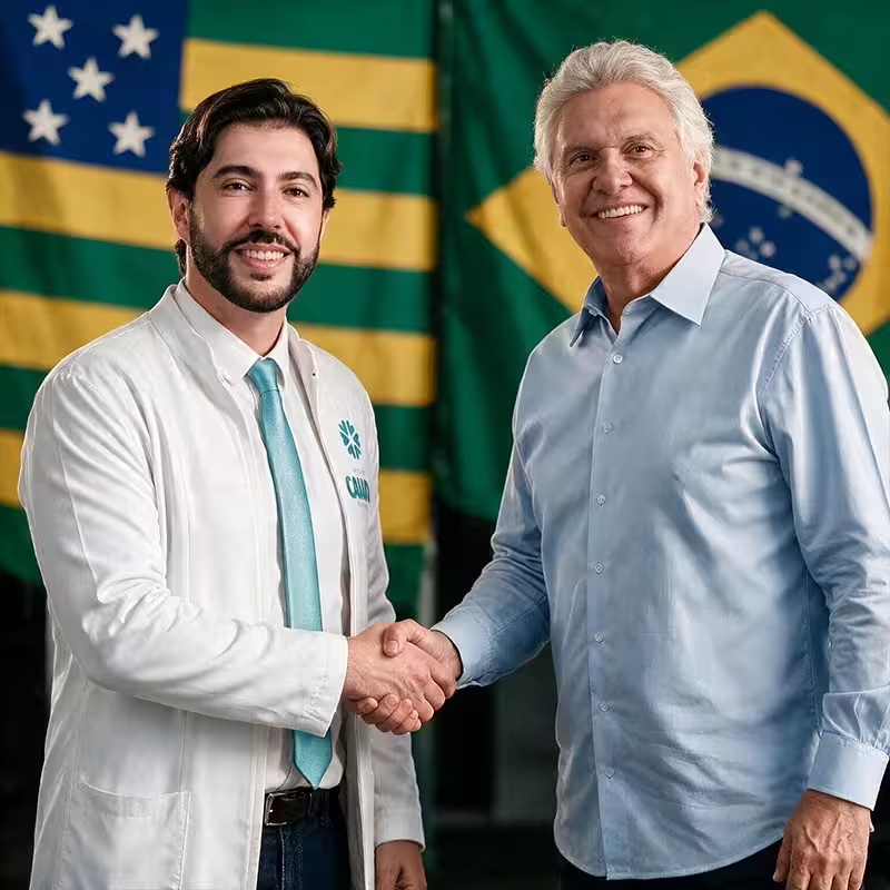 Dr. Ricardo Caiado ao lado de Ronaldo Caiado, candidato a presidente